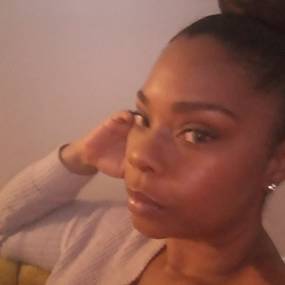 Meet your Posher, Kiana
